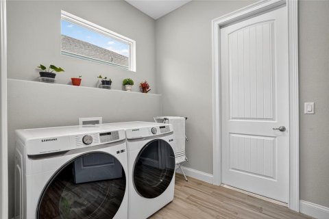 Casa en venta en Daytona Beach, Florida, 4 dormitorios, 225.29 m2 № 1900324 - foto 27