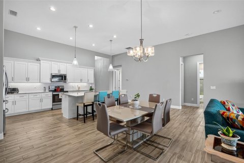 Casa en venta en Daytona Beach, Florida, 4 dormitorios, 225.29 m2 № 1900324 - foto 8