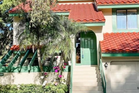 Condo in Palm Beach Gardens, Florida, 3 bedrooms  № 2192565 - photo 2
