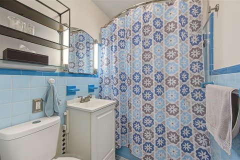 House in Palm Harbor, Florida 3 bedrooms, 133.41 sq.m. № 2412729 - photo 23