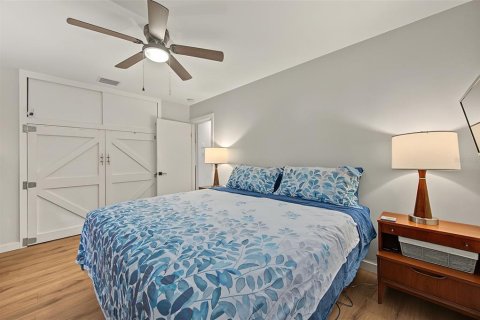 House in Palm Harbor, Florida 3 bedrooms, 133.41 sq.m. № 2412729 - photo 25