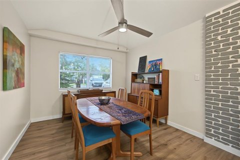 House in Palm Harbor, Florida 3 bedrooms, 133.41 sq.m. № 2412729 - photo 17
