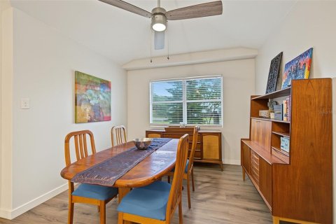 House in Palm Harbor, Florida 3 bedrooms, 133.41 sq.m. № 2412729 - photo 20