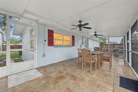 House in Palm Harbor, Florida 3 bedrooms, 133.41 sq.m. № 2412729 - photo 28