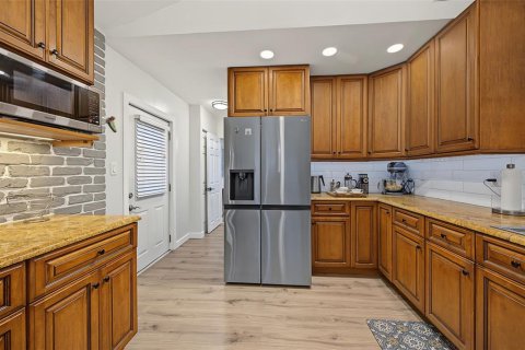House in Palm Harbor, Florida 3 bedrooms, 133.41 sq.m. № 2412729 - photo 13
