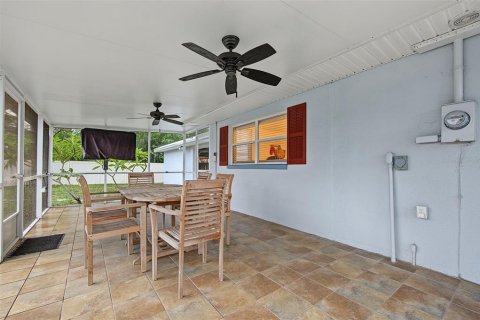 House in Palm Harbor, Florida 3 bedrooms, 133.41 sq.m. № 2412729 - photo 30