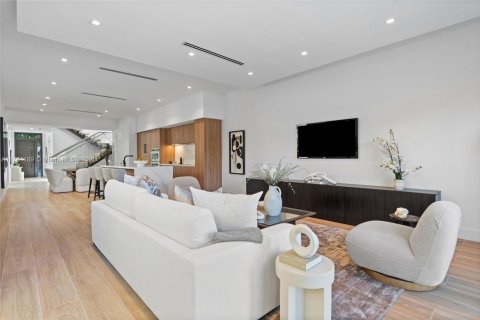 Adosado en venta en Miami, Florida, 3 dormitorios, 195.84 m2 № 1484246 - foto 4