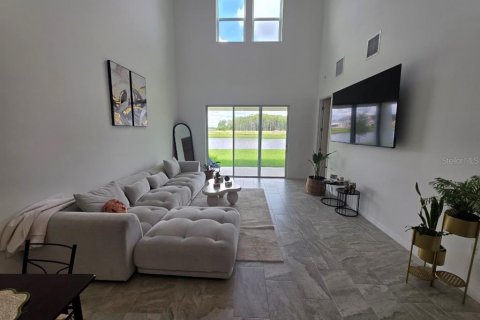 Villa ou maison à louer à Kissimmee, Floride: 3 chambres, 184.78 m2 № 2399334 - photo 9