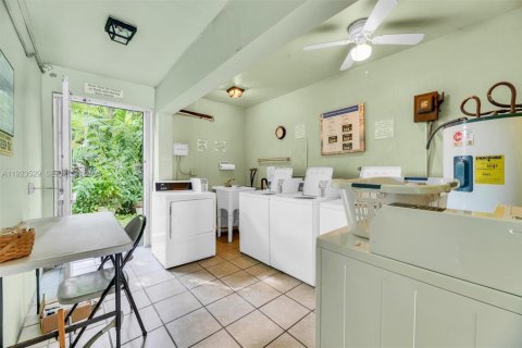 Снять в аренду кондоминиум в Форт-Лодердейл, Флорида 2 спальни, 74.32м2, № 1983818 - фото 29