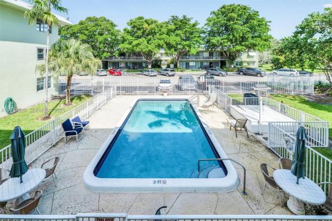 Снять в аренду кондоминиум в Форт-Лодердейл, Флорида 2 спальни, 74.32м2, № 1983818 - фото 7