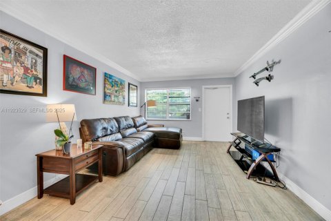 Снять в аренду кондоминиум в Форт-Лодердейл, Флорида 2 спальни, 74.32м2, № 1983818 - фото 14