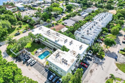 Снять в аренду кондоминиум в Форт-Лодердейл, Флорида 2 спальни, 74.32м2, № 1983818 - фото 3