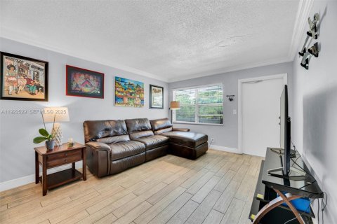 Снять в аренду кондоминиум в Форт-Лодердейл, Флорида 2 спальни, 74.32м2, № 1983818 - фото 15