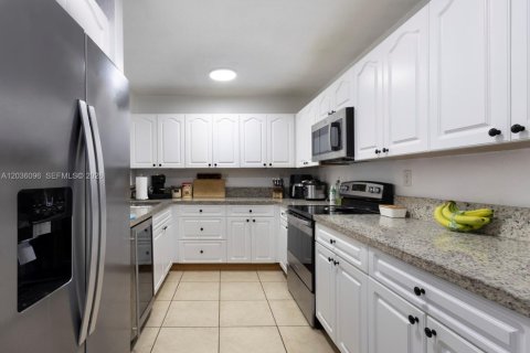 Villa ou maison à vendre à Homestead, Floride: 4 chambres, 134.15 m2 № 2087143 - photo 8