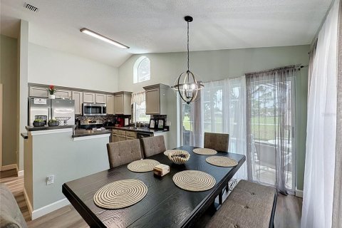 House in Haines City, Florida 3 bedrooms, 106.09 sq.m. № 2210446 - photo 11