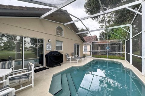 House in Haines City, Florida 3 bedrooms, 106.09 sq.m. № 2210446 - photo 18