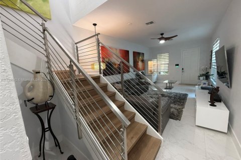 Adosado en venta en Coconut Creek, Florida, 3 dormitorios, 175.4 m2 № 1986490 - foto 5
