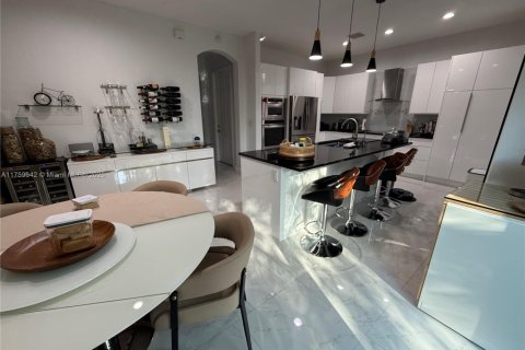 Adosado en venta en Coconut Creek, Florida, 3 dormitorios, 175.4 m2 № 1986490 - foto 10