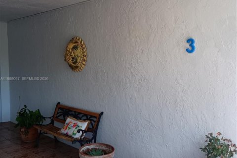 Снять в аренду кондоминиум в Норт-Майами-Бич, Флорида 1 спальня, 75.44м2, № 2051226 - фото 3