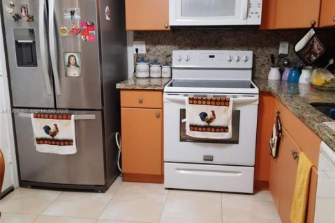 Снять в аренду кондоминиум в Норт-Майами-Бич, Флорида 1 спальня, 75.44м2, № 2051226 - фото 6