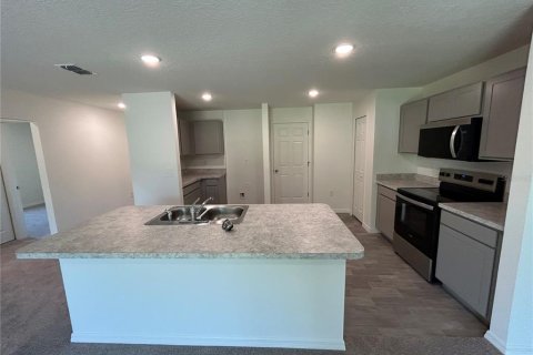 House in Palm Coast, Florida 4 bedrooms, 167.78 sq.m. № 1687492 - photo 3