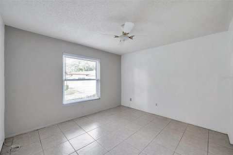 Condo in Palm Harbor, Florida, 2 bedrooms № 2098336 - photo 20