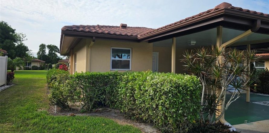 House in Bradenton, Florida 2 bedrooms, 96.99 sq.m. № 2205892
