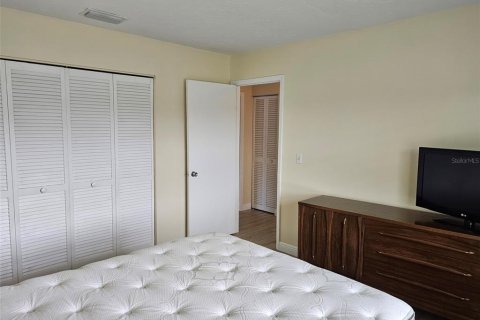 House in Bradenton, Florida 2 bedrooms, 96.99 sq.m. № 2205892 - photo 12