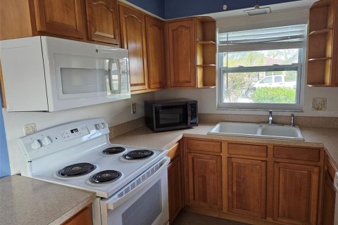 House in Bradenton, Florida 2 bedrooms, 96.99 sq.m. № 2205892 - photo 7