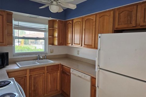 House in Bradenton, Florida 2 bedrooms, 96.99 sq.m. № 2205892 - photo 6