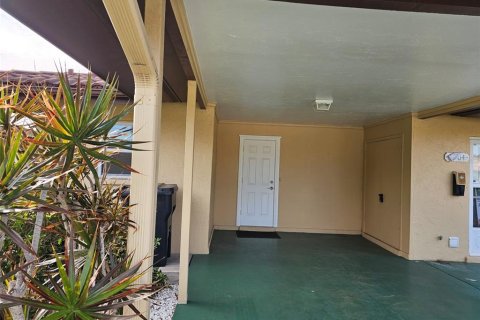 House in Bradenton, Florida 2 bedrooms, 96.99 sq.m. № 2205892 - photo 2