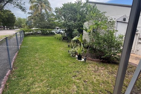 Casa en venta en Sweetwater, Florida, 4 dormitorios, 112.32 m2 № 2053760 - foto 15