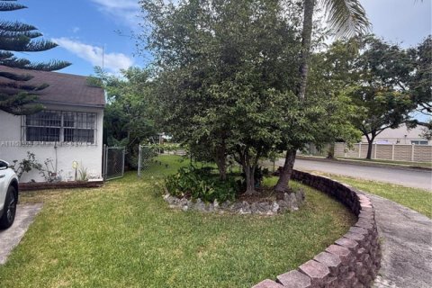 Casa en venta en Sweetwater, Florida, 4 dormitorios, 112.32 m2 № 2053760 - foto 5