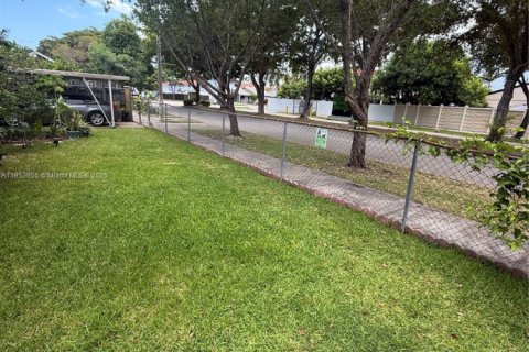 Casa en venta en Sweetwater, Florida, 4 dormitorios, 112.32 m2 № 2053760 - foto 8