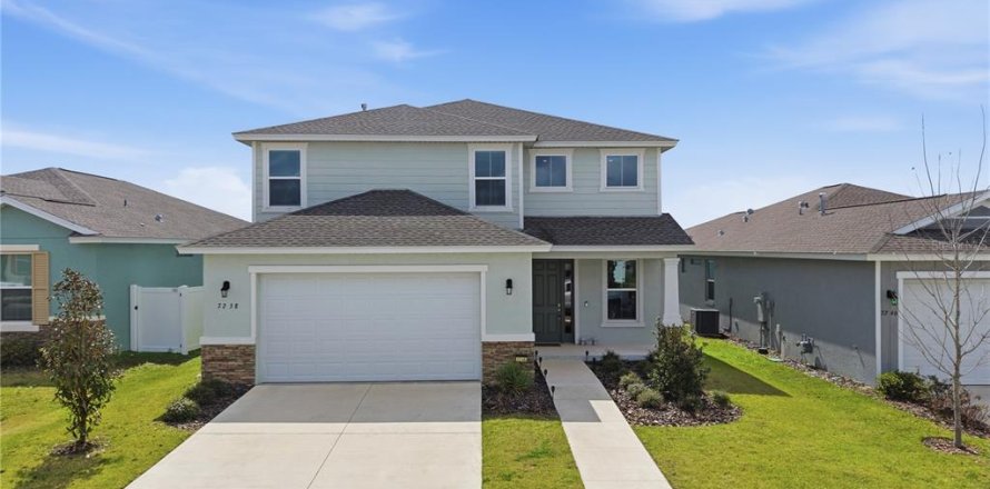 Casa en Ocala, Florida 4 dormitorios, 217.11 m2 № 2102251
