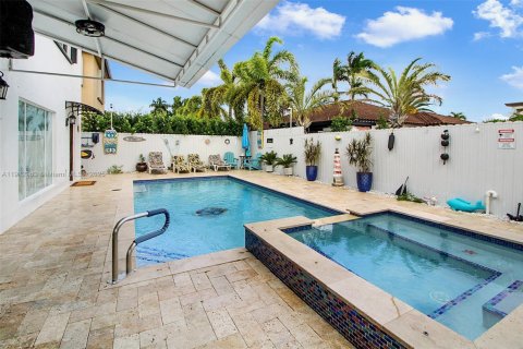 Купить виллу или дом в Майами, Флорида 4 спальни, 259.66м2, № 1969809 - фото 5