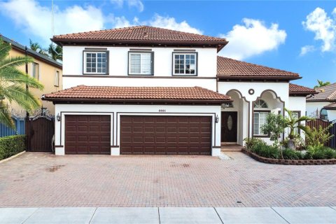 Купить виллу или дом в Майами, Флорида 4 спальни, 259.66м2, № 1969809 - фото 2