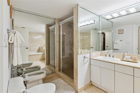 Condominio en venta en Surfside, Florida, 2 dormitorios, 167.22 m2 № 2030006 - foto 22