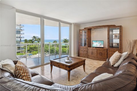 Condominio en venta en Surfside, Florida, 2 dormitorios, 167.22 m2 № 2030006 - foto 8
