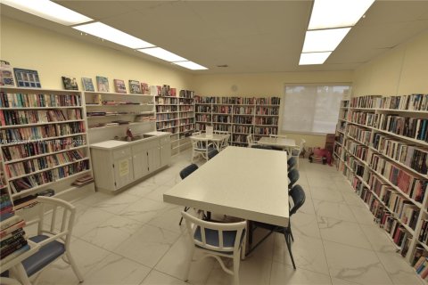 House in West Palm Beach, Florida 2 bedrooms, 77.02 sq.m. № 1867244 - photo 25