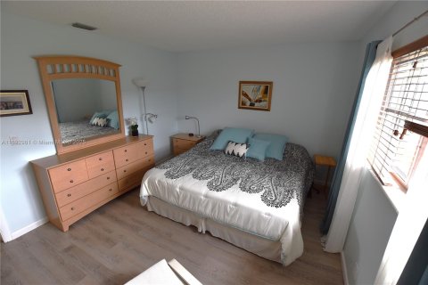 House in West Palm Beach, Florida 2 bedrooms, 77.02 sq.m. № 1867244 - photo 14
