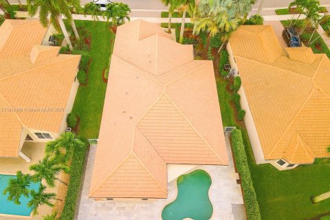 House in Weston, Florida 4 bedrooms, 202.53 sq.m. № 1971311 - photo 25