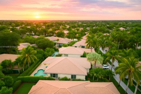 House in Weston, Florida 4 bedrooms, 202.53 sq.m. № 1971311 - photo 26