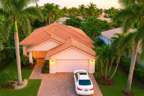 House in Weston, Florida 4 bedrooms, 202.53 sq.m. № 1971311 - photo 2