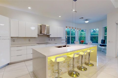 House in Weston, Florida 4 bedrooms, 202.53 sq.m. № 1971311 - photo 8