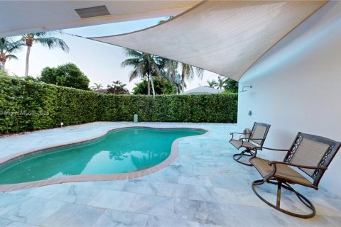 House in Weston, Florida 4 bedrooms, 202.53 sq.m. № 1971311 - photo 7