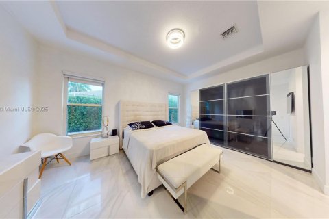 House in Weston, Florida 4 bedrooms, 202.53 sq.m. № 1971311 - photo 16