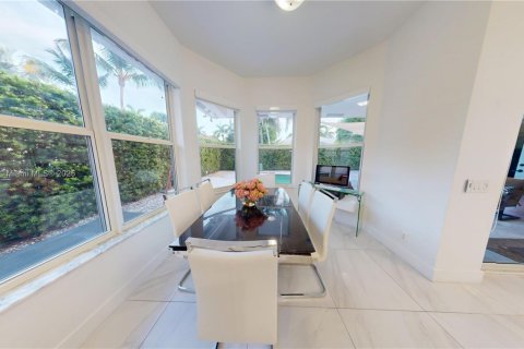 House in Weston, Florida 4 bedrooms, 202.53 sq.m. № 1971311 - photo 11