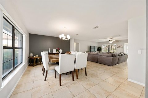 House in Ocala, Florida 3 bedrooms, 215.72 sq.m. № 2143695 - photo 5