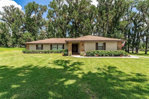 House in Ocala, Florida 3 bedrooms, 215.72 sq.m. № 2143695